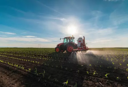 Tractor,Spray,Fertilize,Field,With,Insecticide,Herbicide,Chemicals,In,Agriculture