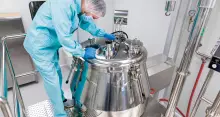 scientist configure pressure on tank