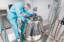 scientist configure pressure on tank
